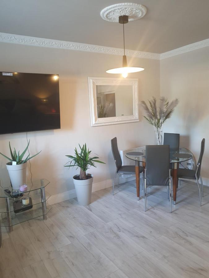 River View Apartment Suite Cork Kültér fotó